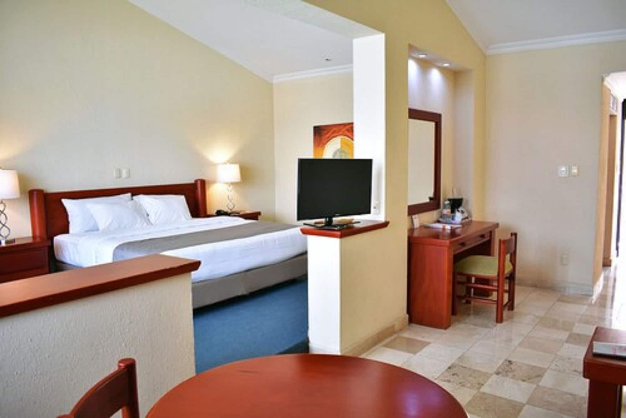 La Posada Hotel Y Suites San Luis Potosi Bagian luar foto