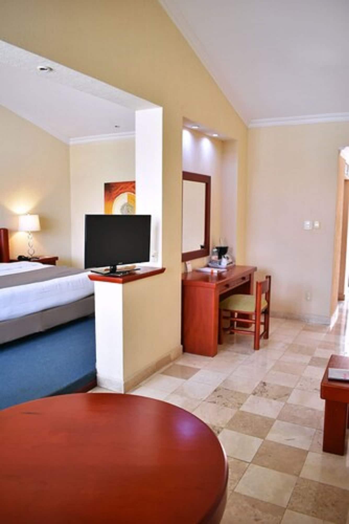 La Posada Hotel Y Suites San Luis Potosi Bagian luar foto