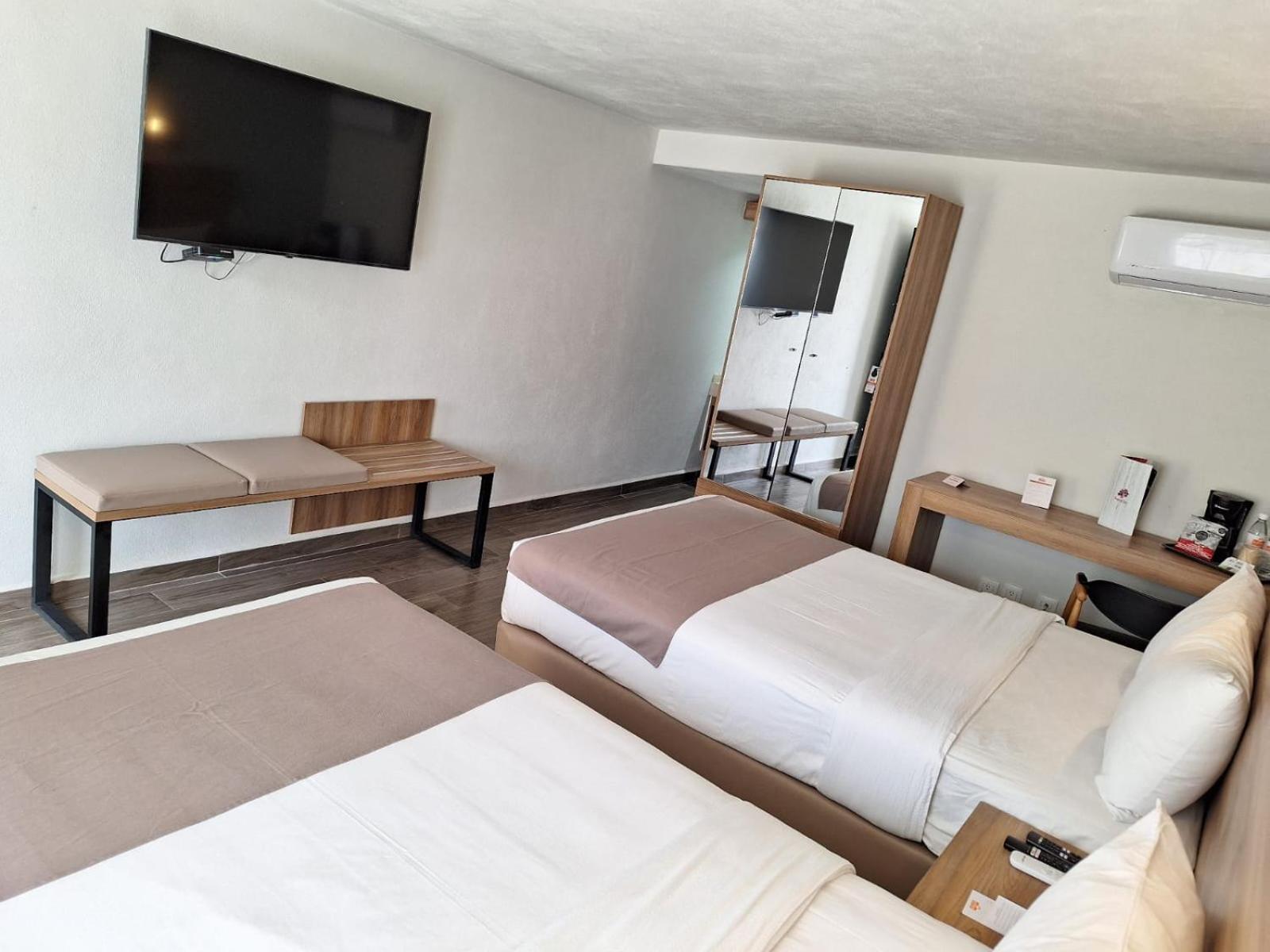 La Posada Hotel Y Suites San Luis Potosi Bagian luar foto
