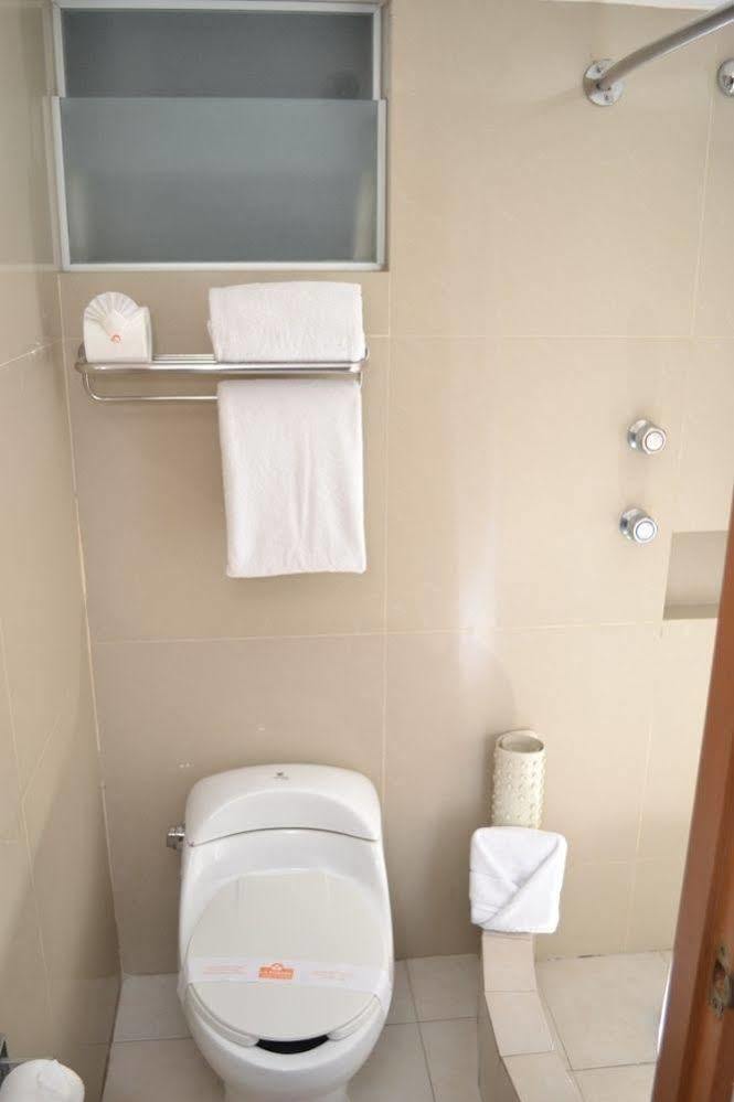 La Posada Hotel Y Suites San Luis Potosi Bagian luar foto