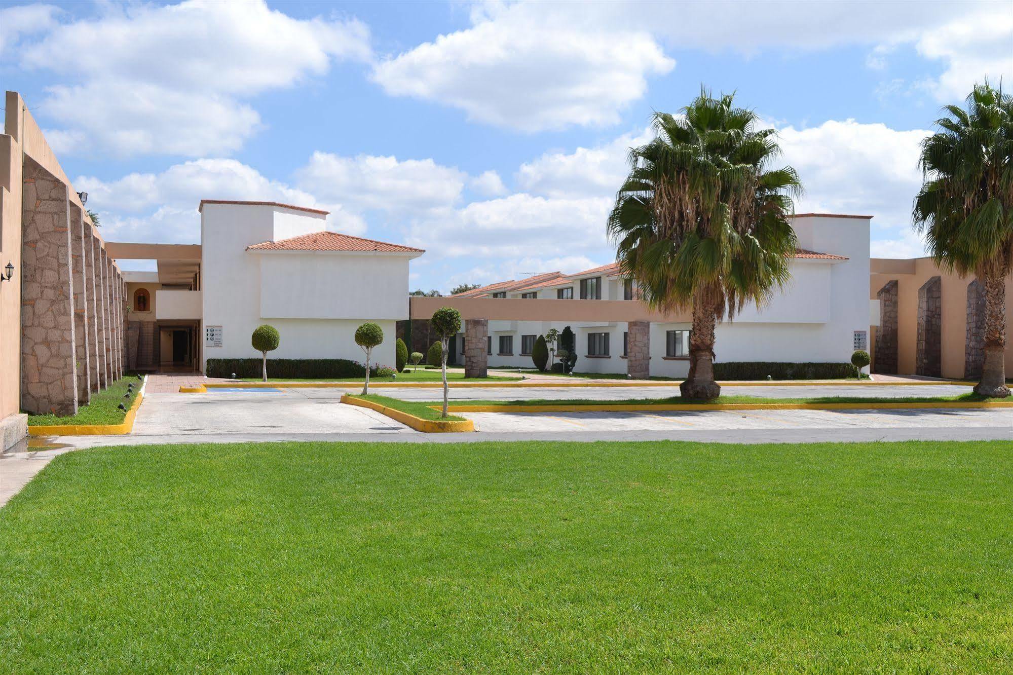 La Posada Hotel Y Suites San Luis Potosi Bagian luar foto
